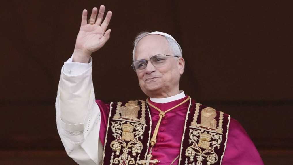 Novým pápežom sa stal Robert Francis Prevost z USA, prijal meno Lev XIV.