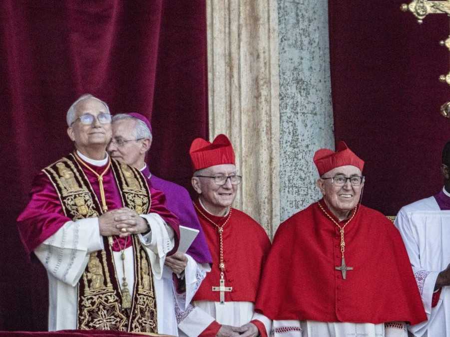 Pápež Lev XIV. sa objavil na balkóne.