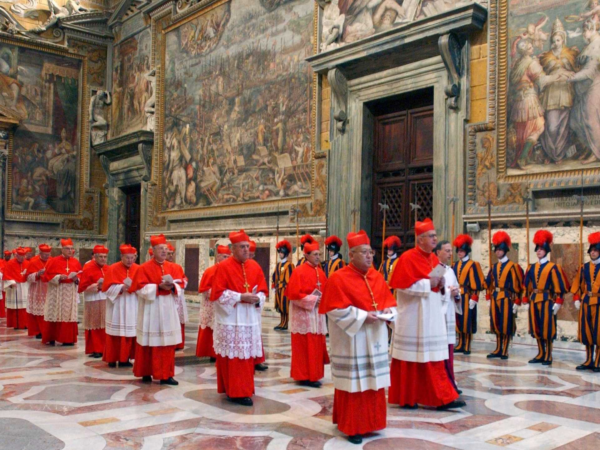 Najdlhšia voľba pápeža trvala takmer tri roky: Kardinálom obmedzili prísun potravy a rozobrali strechu paláca