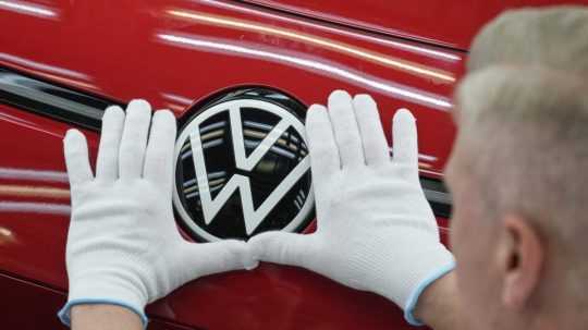 Na ilustračnej snímke logo značky Volkswagen.