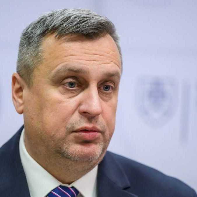 Sankcie proti Rusku rozdeľujú koalíciu: Fico hovorí jedno, Blanár robí druhé, Danko kritizuje podporu ďalšieho balíka