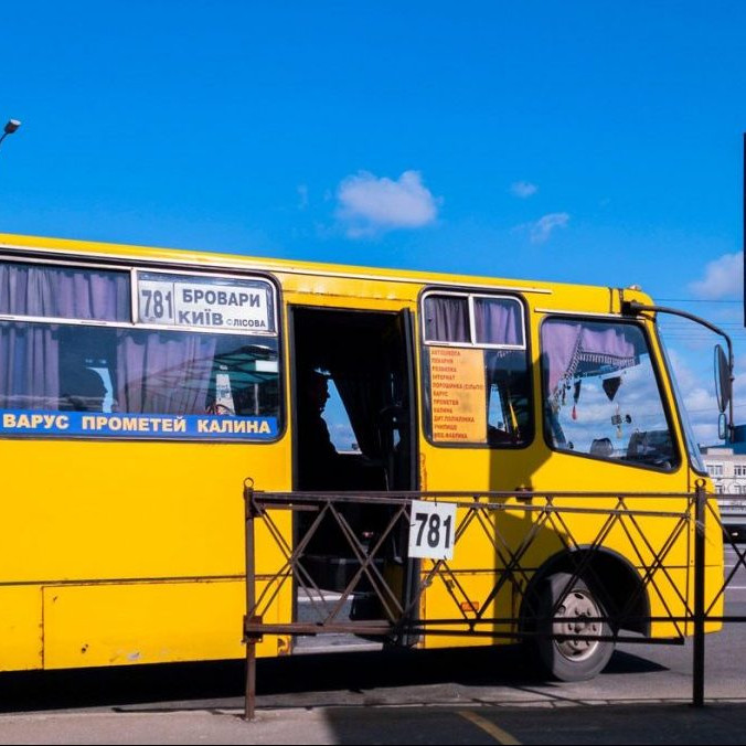 Ruský útok na minibus plný civilistov si vyžiadal deväť obetí. Rusi tvrdia, že zasiahli vojenskú techniku