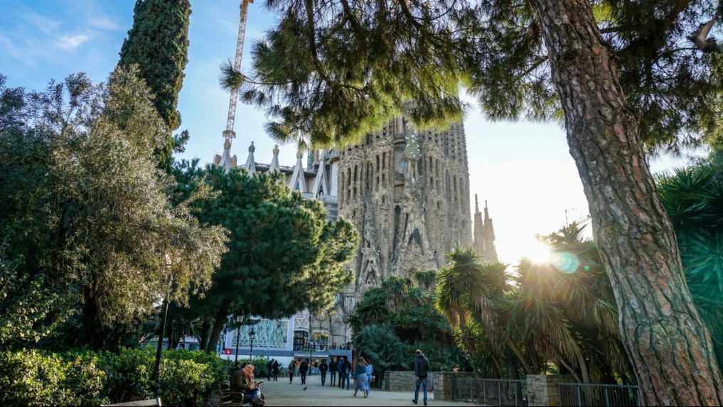 Muž v Barcelone tajne natáčal ženy, videá používal na propagáciu „kurzu techniky zvádzania“. Polícia ho už obvinila