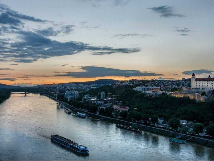 Na ilustračnej snímke pohľad na Bratislavu.