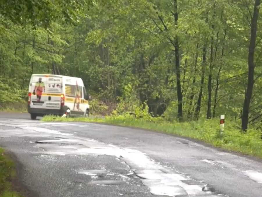 Na snímke cesta medzi Veľkým Krtíšom a Zvolenom.