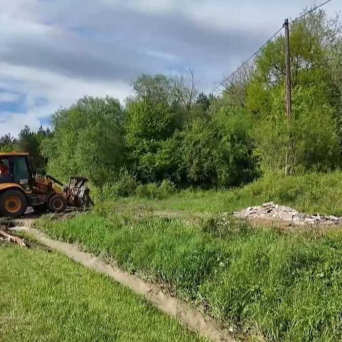 Ďapalovcami na východe Slovenska sa prehnala silná búrka s krúpami, zaplavilo viacero domov