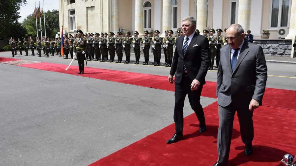 R. Fico sa v Arménsku stretol s prezidentom i premiérom.  Spoluprácu vidia v obrannom priemysle a v jadrovej energetike