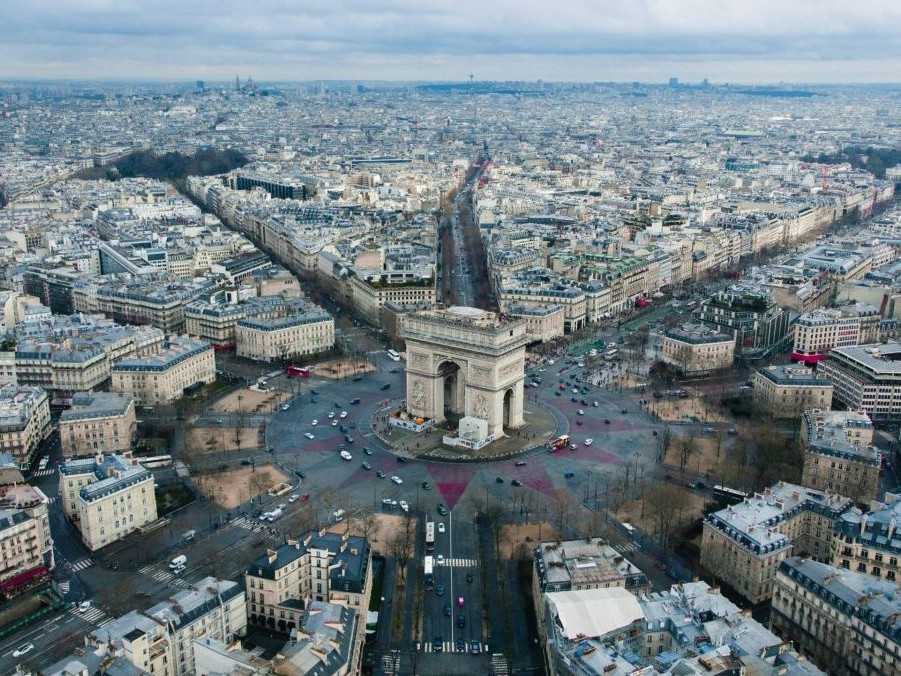 Islamisti sa v tichosti pokúšajú infiltrovať do francúzskej spoločnosti, uvádza sa v správe tamojšej vlády