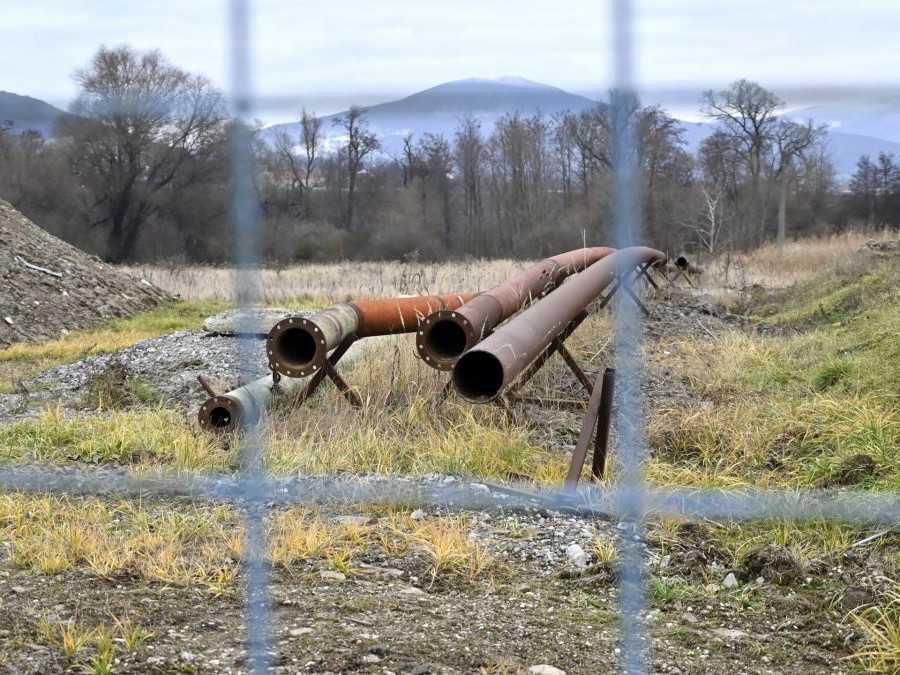 Na snímke geotermálny vrt medzi obcami Svinica-Ďurkov v okrese Košice.