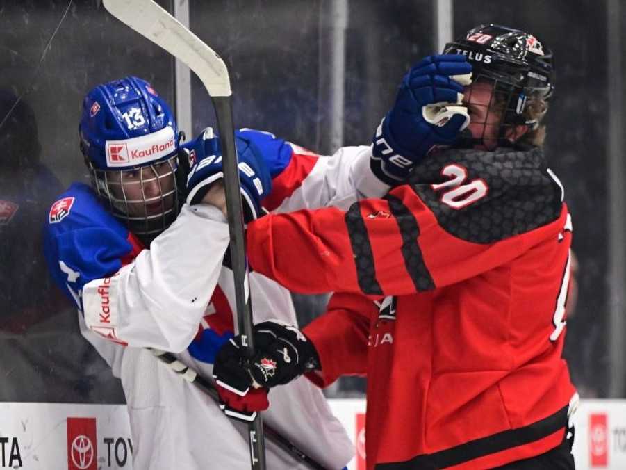 MS v hokeji do 18 rokov: Odplata Kanade nevyšla, Slováci budú tretí rok po sebe bojovať o bronz