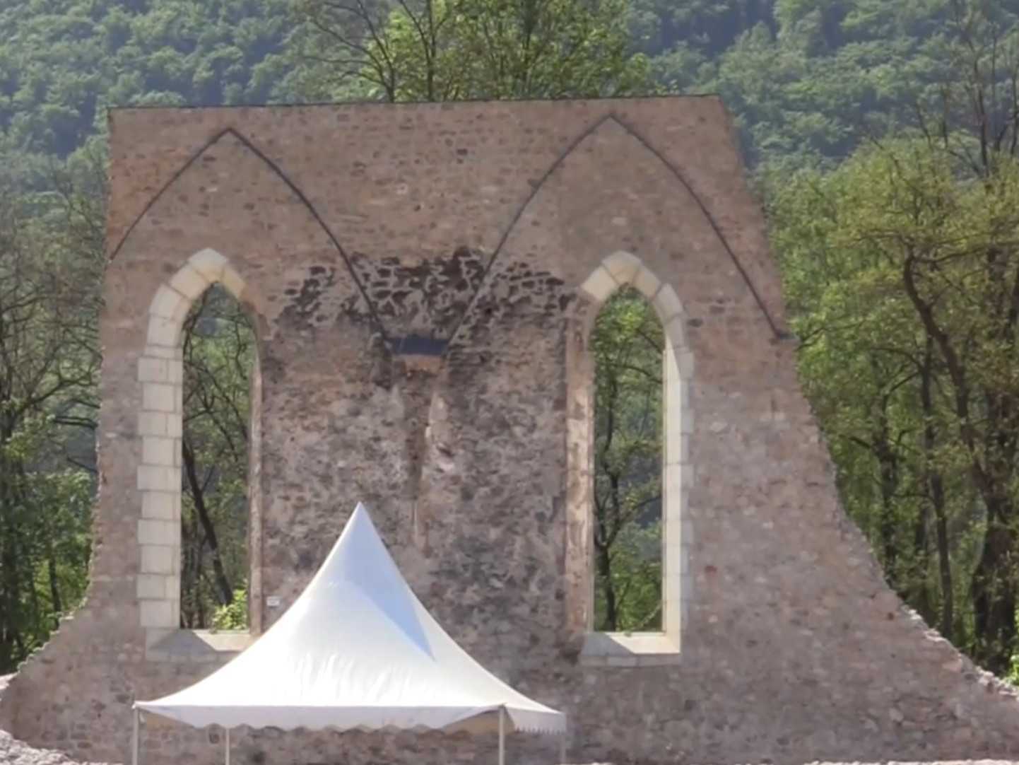 Ešte pred ôsmimi rokmi tento areál zarastal trávou.