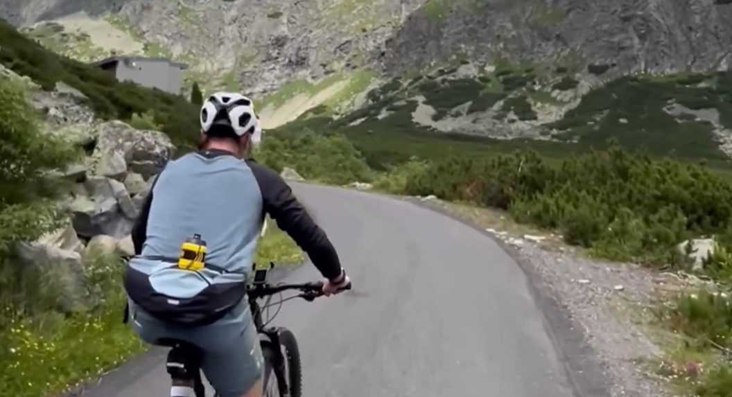 V Tatrách pribúda cyklistov a s nimi aj kolízie: Záchranári už pri úraze pomáhali viacerým športovcom