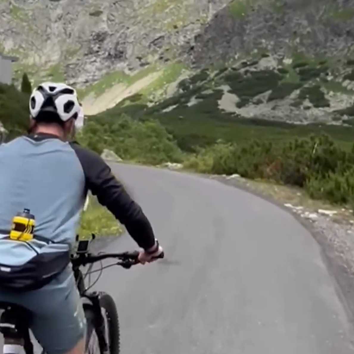 V Tatrách pribúda cyklistov a s nimi aj kolízie: Záchranári už pri úraze pomáhali viacerým športovcom