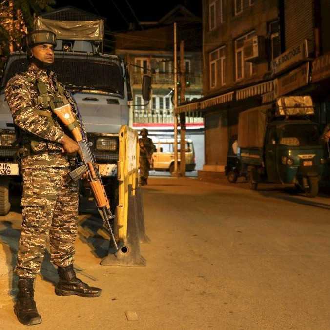 India zasiahla proti teroristom v Pakistane. Udrela na viacerých miestach vrátane Kašmíru