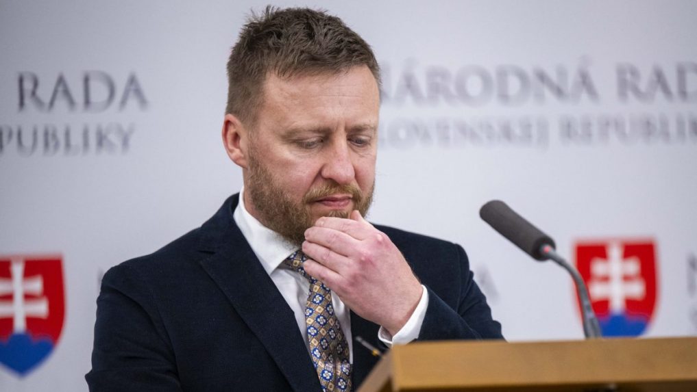 Analýza splnomocnenca vlády Petra Kotlára o mRNA vakcínach je už dostupná, zverejnil ju americký autor