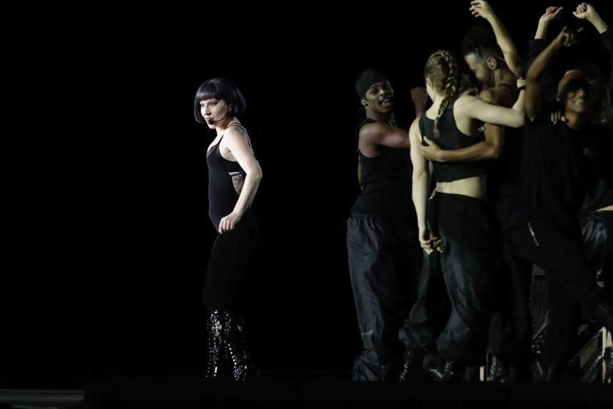 Na koncert speváčky Lady Gaga na slávnej Copacabane prišlo 2,1 milióna ľudí, prekonala aj Madonnu