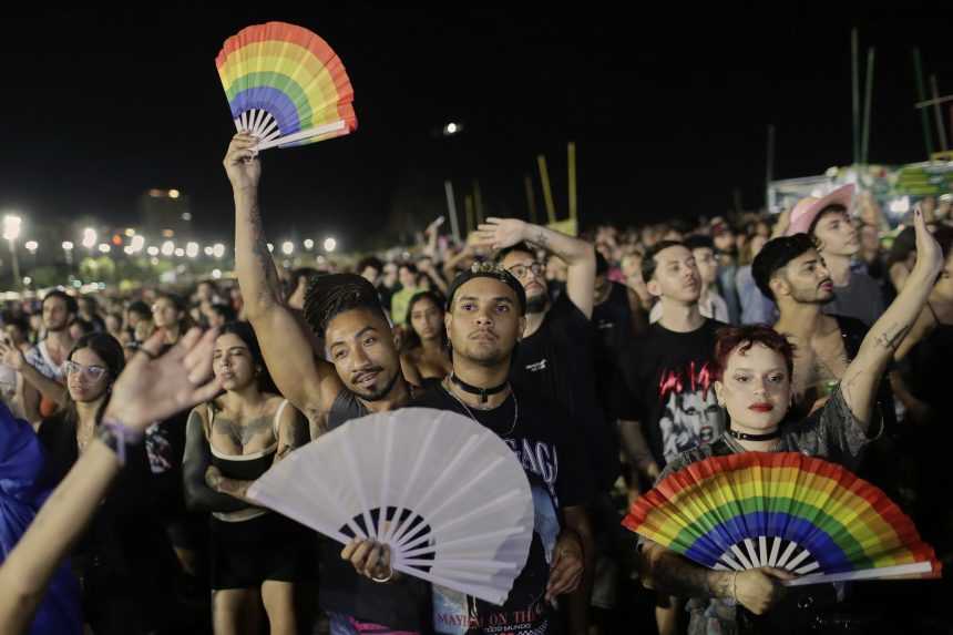Na koncert speváčky Lady Gaga na slávnej Copacabane prišlo 2,1 milióna ľudí, prekonala aj Madonnu