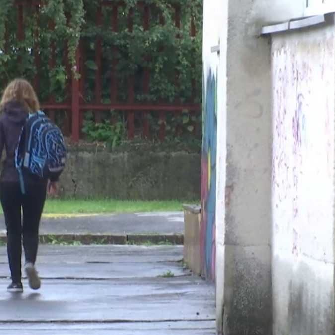 Rodičia školákov sú bezradní: V Miloslavove neprijali na školu viac než tretinu detí, hoci tam majú trvalý pobyt