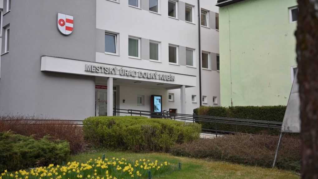 Na stavebných úradoch chýbajú pracovníci. Ich nedostatok spôsobuje dlhé čakacie doby na vybavenie žiadostí