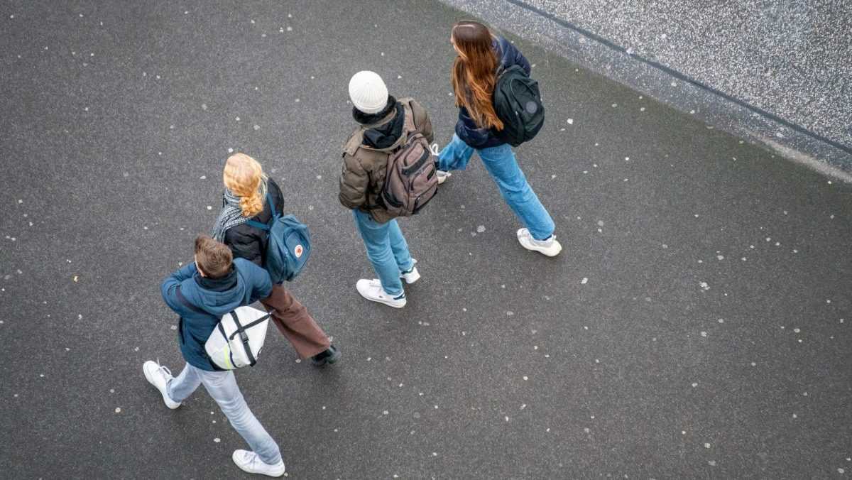 Mlad&iacute; nezamestnan&iacute; stoja krajinu mili&oacute;ny eur ročne. Kraje to m&ocirc;žu zmeniť, uv&aacute;dza Rada ml&aacute;deže Slovenska