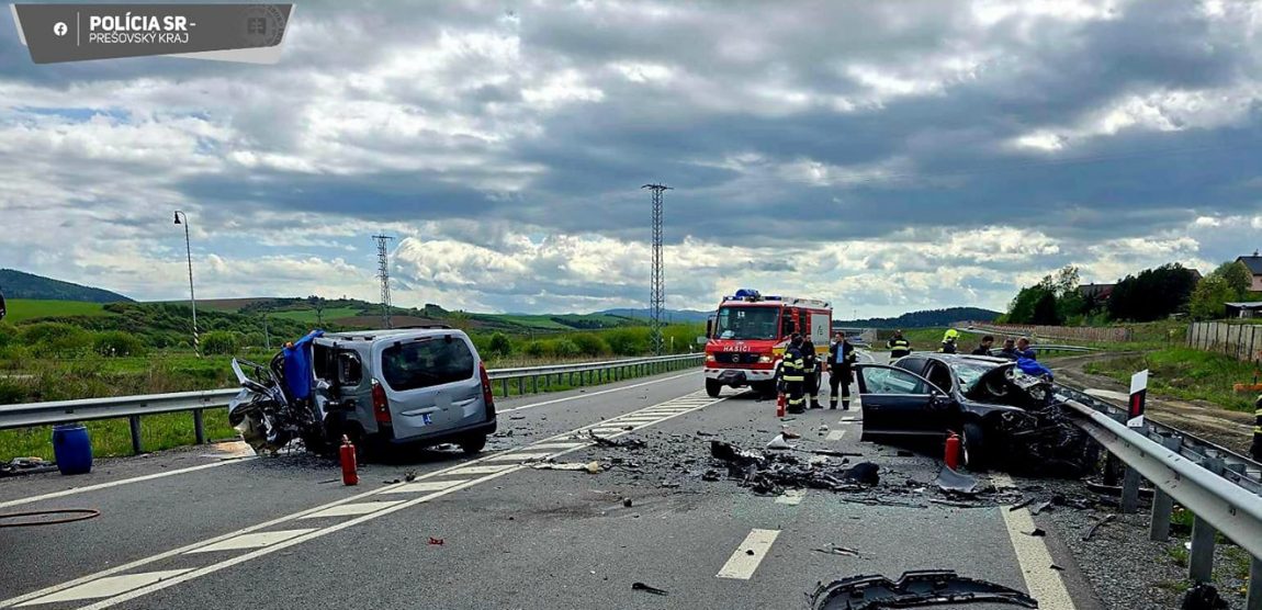 Čelnú zrážku pri Starej Ľubovni neprežila mladá vodička (†22), zraneniam podľahol aj vodič (†63) druhého auta