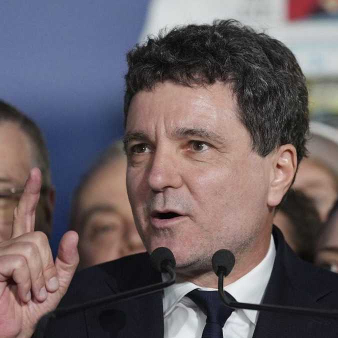 Prezidentské voľby v Rumunsku vyhral proeurópsky starosta Bukurešti Nicušor Dan