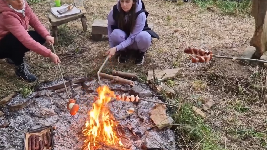 Výlety do lesa sú často spojené s opekačkou: Bezpečne sa dá opekať len na vyznačených miestach, varujú hasiči