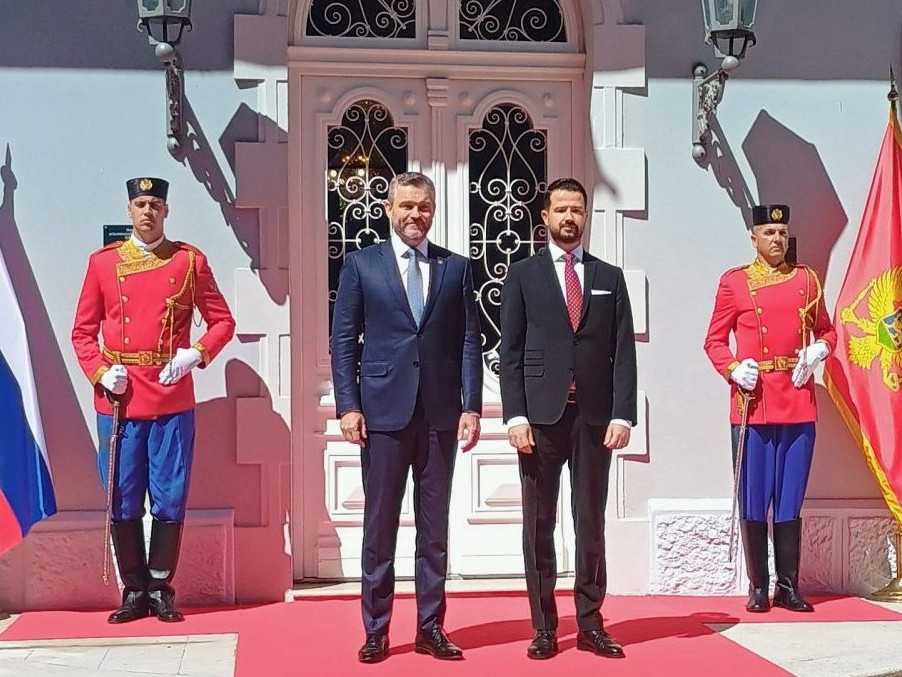 Na snímke Peter Pellegrini a Jakov Milatovič.