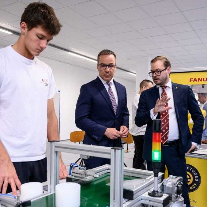 Štát chce do strojárskeho a automobilového priemyslu dostať nových ľudí: Spúšťa kurzy pre nezamestnaných