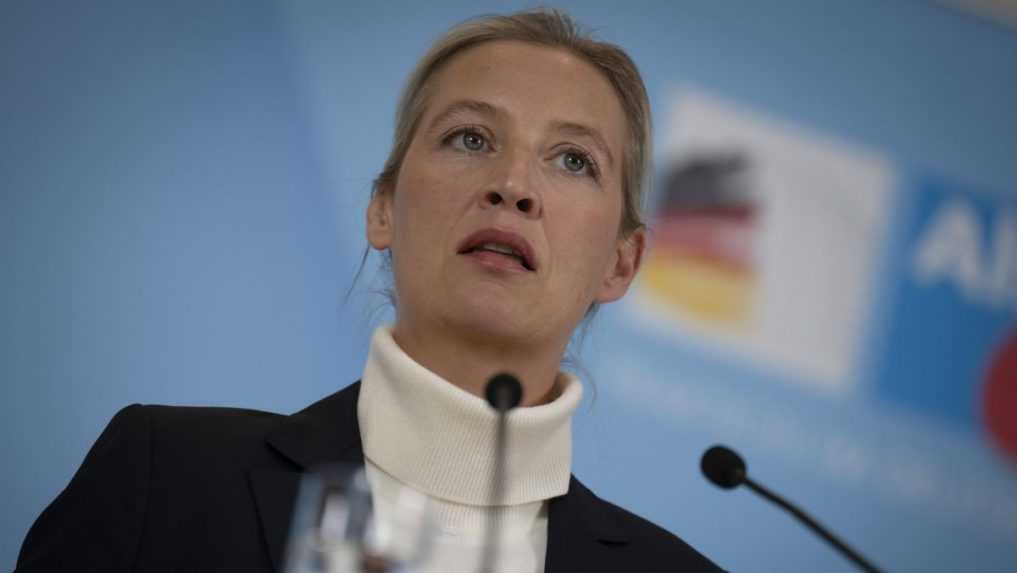 Nemecká strana AfD podala žalobu proti označeniu za pravicovo extrémistickú. Chce, aby ju kontrarozviedka prestala sledovať