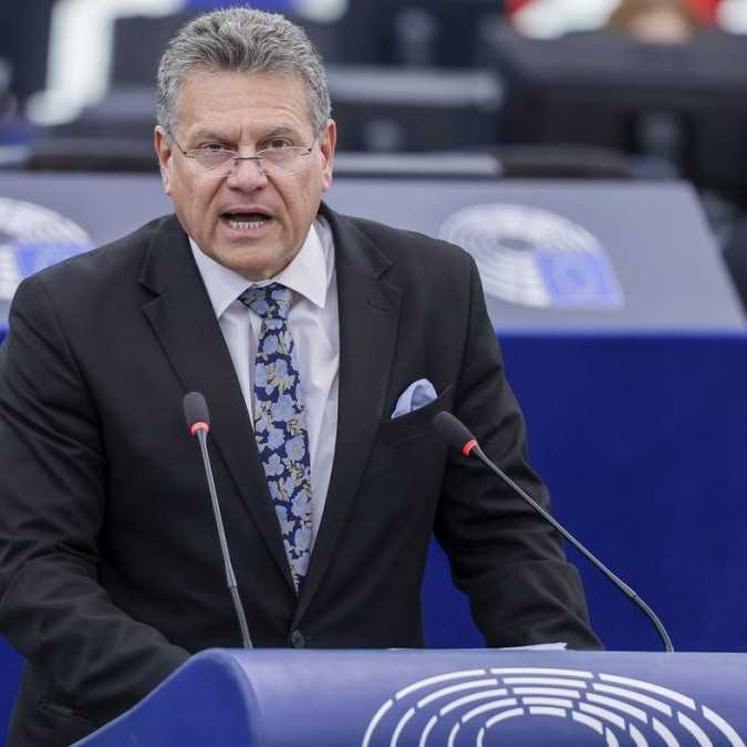 Americké clá môžu postihnúť takmer všetok vyvážaný tovar z EÚ do USA, varoval eurokomisár Maroš Šefčovič