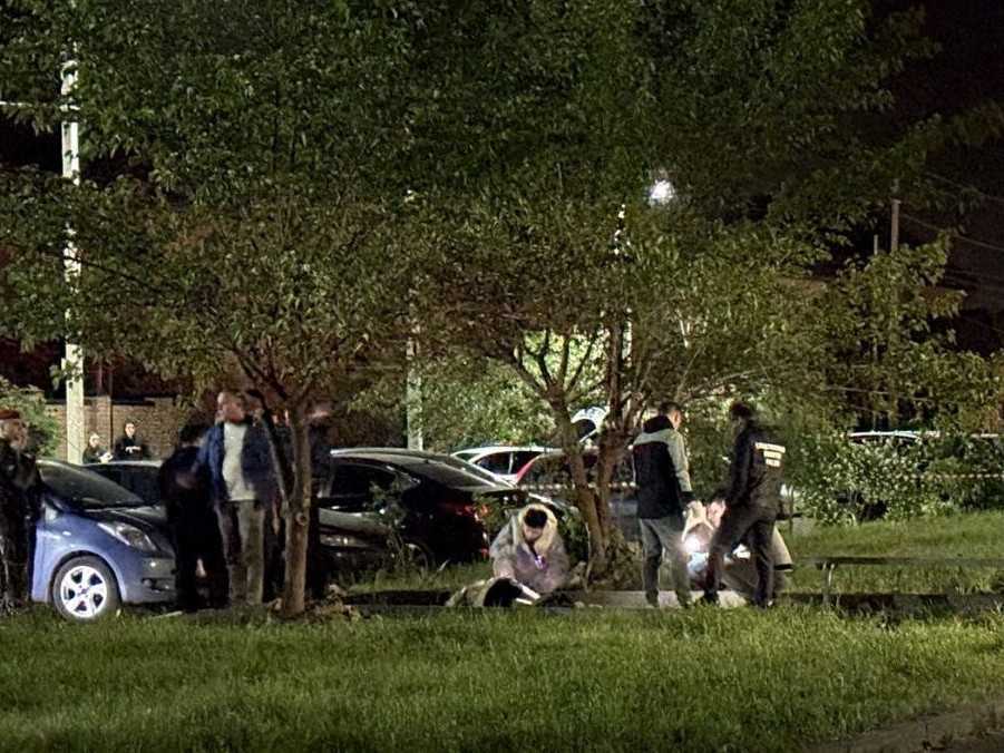 Záchranné zložky zasahujú po tom, ako po výbuchu prišiel o život Zaur Gurcijev.