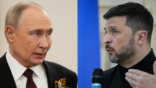 Zľava Vladimir Putin a Volodymyr Zelenskyj.