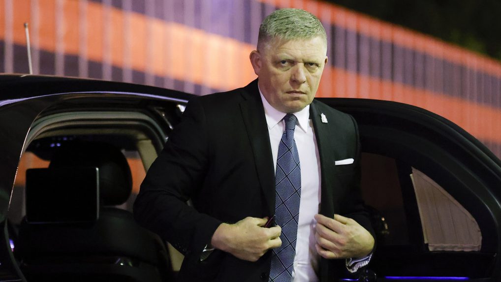 R. Fico je po atentáte výbušný, vzťahovačný a útočný, hodnotí politologička. Incident náladu v politike nezmiernil
