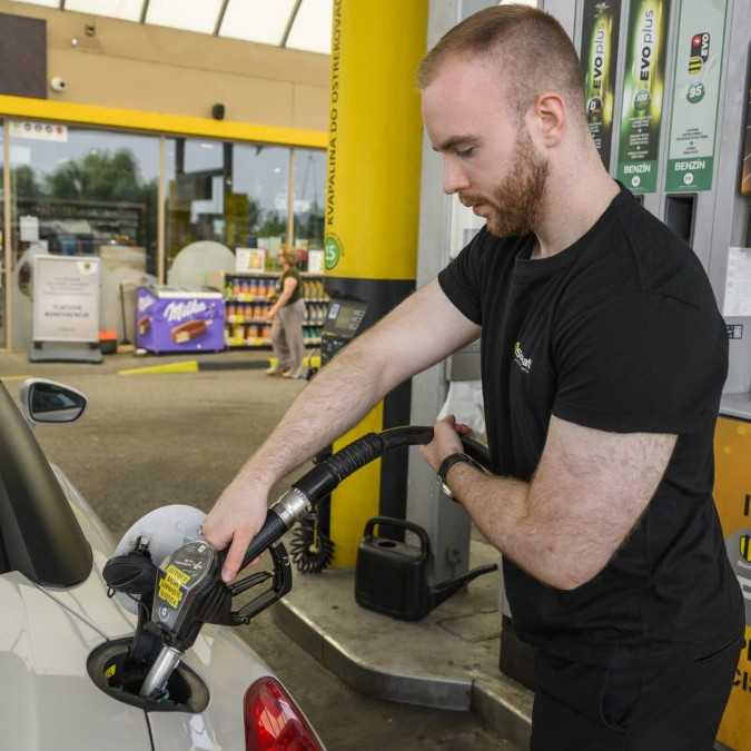 Ceny nafty sú na predvojnovej úrovni, trh plne spracoval pozastavenie tokov smerom na západ z Ruska, hodnotí ekonóm
