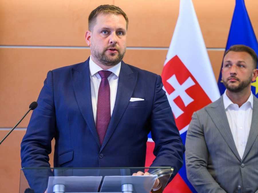 Na snímke zľava Kamil Šaško a Matúš Šutaj Eštok.