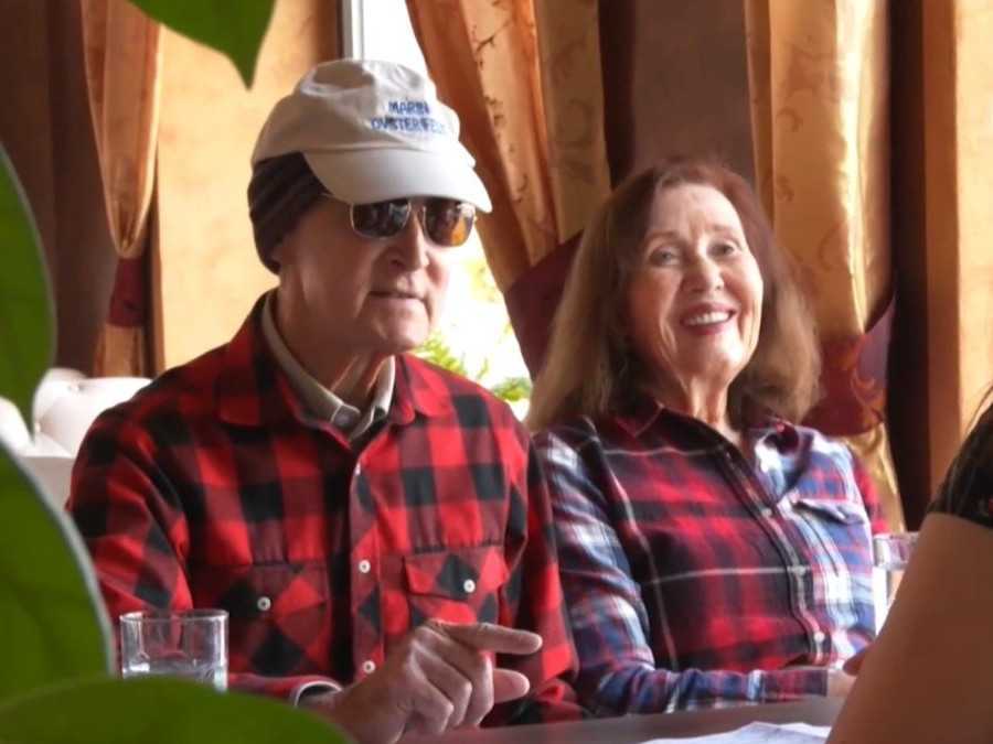 Dvaja seniori zo Spojených štátov John a Margaret.