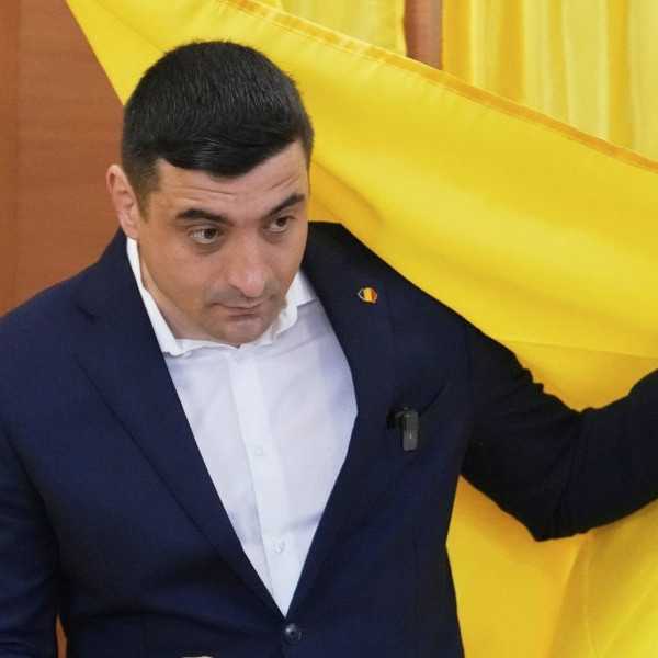 Krajne pravicový George Simion podľa odhadov vyhral prvé kolo opakovaných prezidentských volieb v Rumunsku
