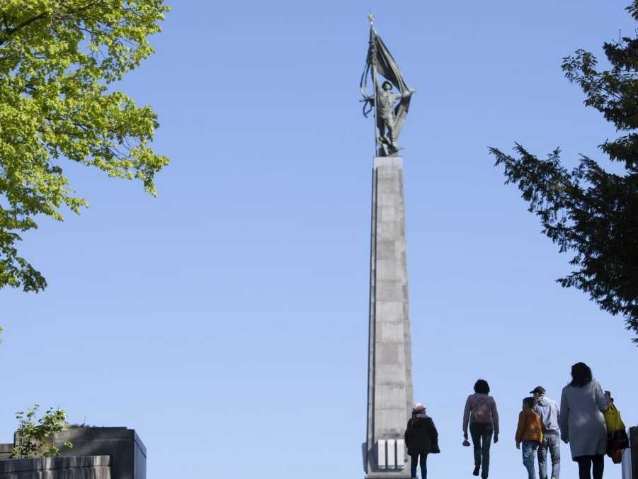 Na ilustračnej snímke Slavín.