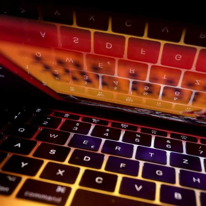 Západné tajné služby varujú pred ruskými kybernetickými útokmi proti spoločnostiam zapojeným do pomoci Ukrajine