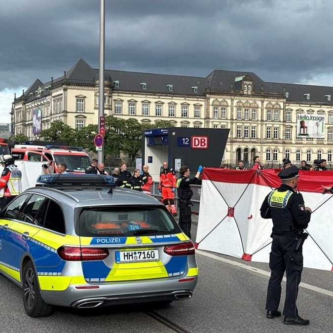Žena v Hamburgu útočila nožom na železničnej stanici. Zranenia utrpelo 17 ľudí, viacerí sú v kritickom stave