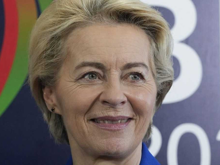 Súdny dvor EÚ: Eurokomisia pochybila, keď neuverejnila správy medzi von der Leyenovou a Pfizerom