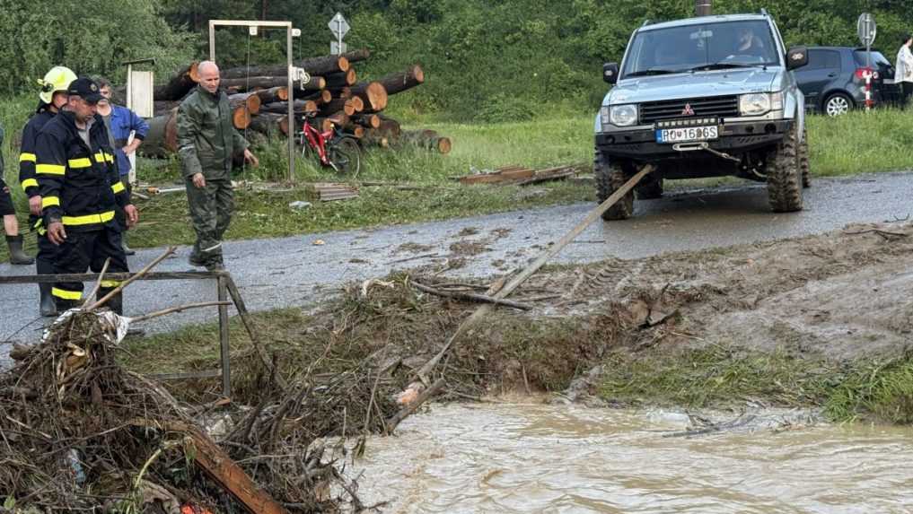 V Rokycanoch po búrke vyhlásili mimoriadnu situáciu. Niektoré domy sú neobývateľné