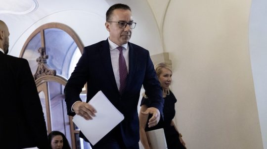 Na snímke minister práce E. Tomáš.
