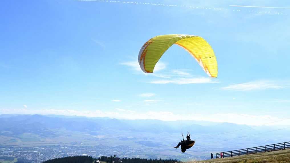 Vlani nesmeli lietať, teraz sa paraglajdisti môžu do Vysokých Tatier vrátiť. Musia však dodržiavať prísne podmienky