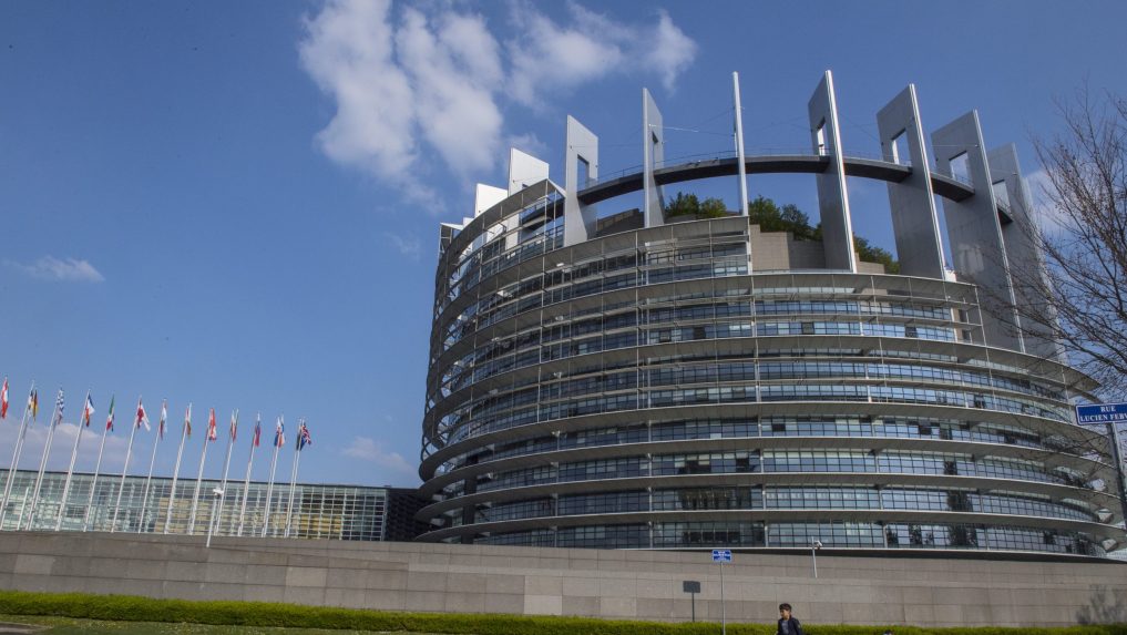 Európsky parlament chce sprísniť tresty za sexuálne zneužívanie detí a zrušiť premlčacie lehoty