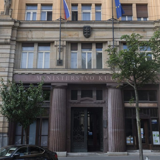 Viaceré kultúrne projekty sú v ohrození. Stále nevedia, či od rezortu dostanú dotácie, prípravu tak nemusia stihnúť