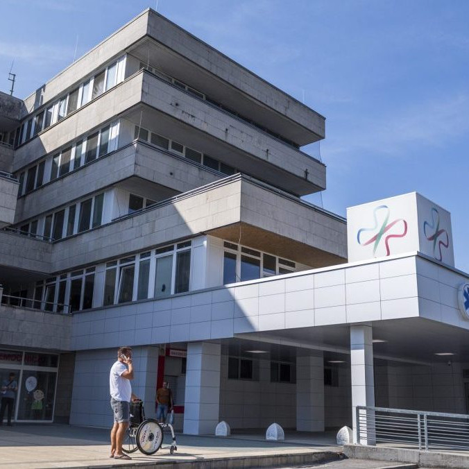 Chlapec (†11), ktorý sa mal nakaziť nebezpečným parazitom, zomrel v nemocnici
