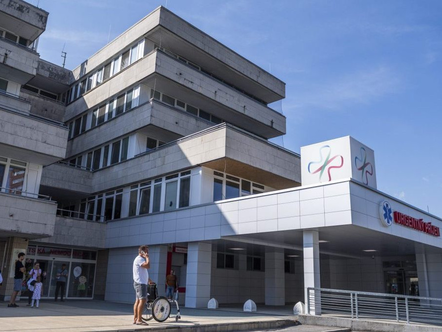 Chlapec (†11), ktorý sa mal nakaziť nebezpečným parazitom, zomrel v nemocnici