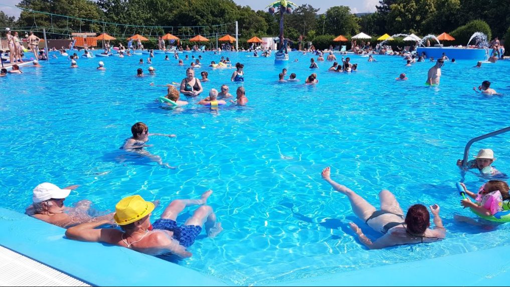Hygienici vo vzorkách z kúpaliska v Štúrove zatiaľ potvrdili prítomnosť akantaméb: Môžu spôsobiť infekcie očí